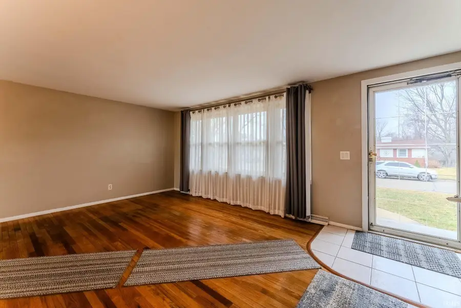 921 Sunset Drive, Wabash, IN 46992 - #2