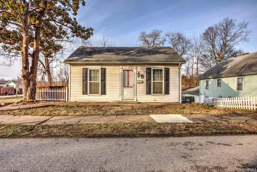 8 E Gray Street, Newburgh, IN 47630 - #2