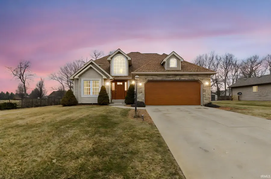 108 E Deerwood Court, Warsaw, IN 46582 - #2