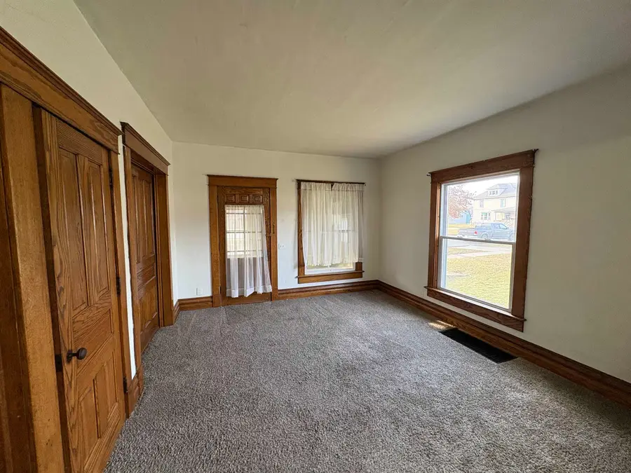 211 S Morton Street, Kendallville, IN 46755 - #3