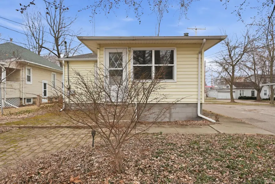 413 W Fort Wayne Street, Warsaw, IN 46580 - #2