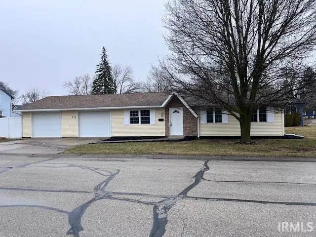 912 Phillip Street, Auburn, IN 46706 - #1