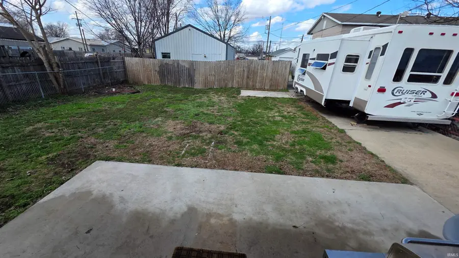 310 W 2nd Street, Mount Carmel, IL 62863 - #3