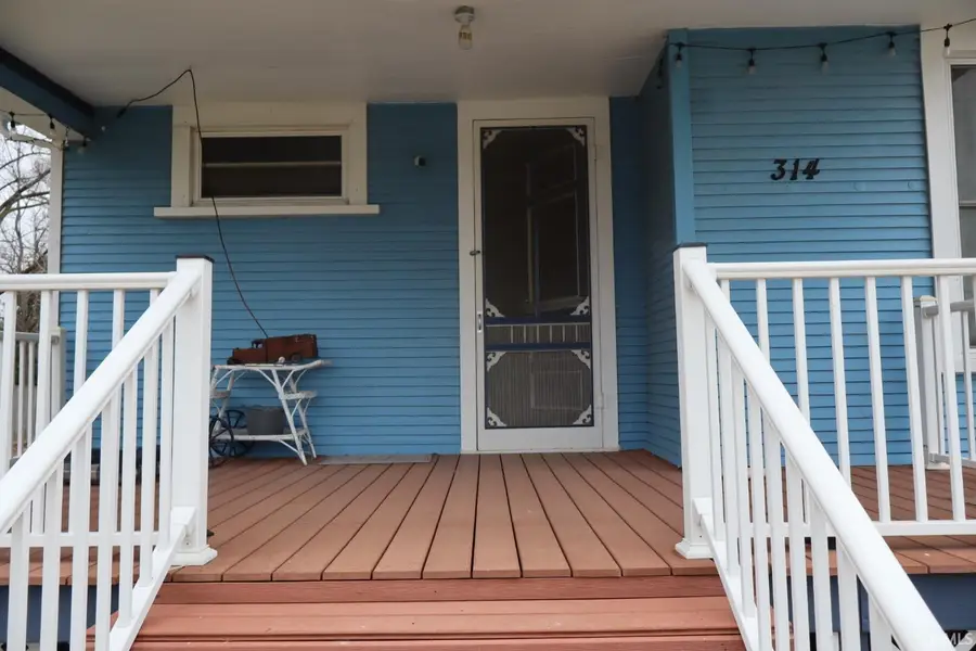 314 E Jasper Street, Goodland, IN 47948 - #2