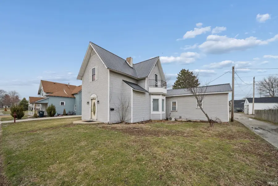 653 N Gentry Street, Frankfort, IN 46041 - #2