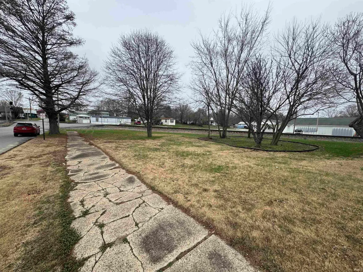320 E Harrison Street, Oakland City, IN 47660 - #1