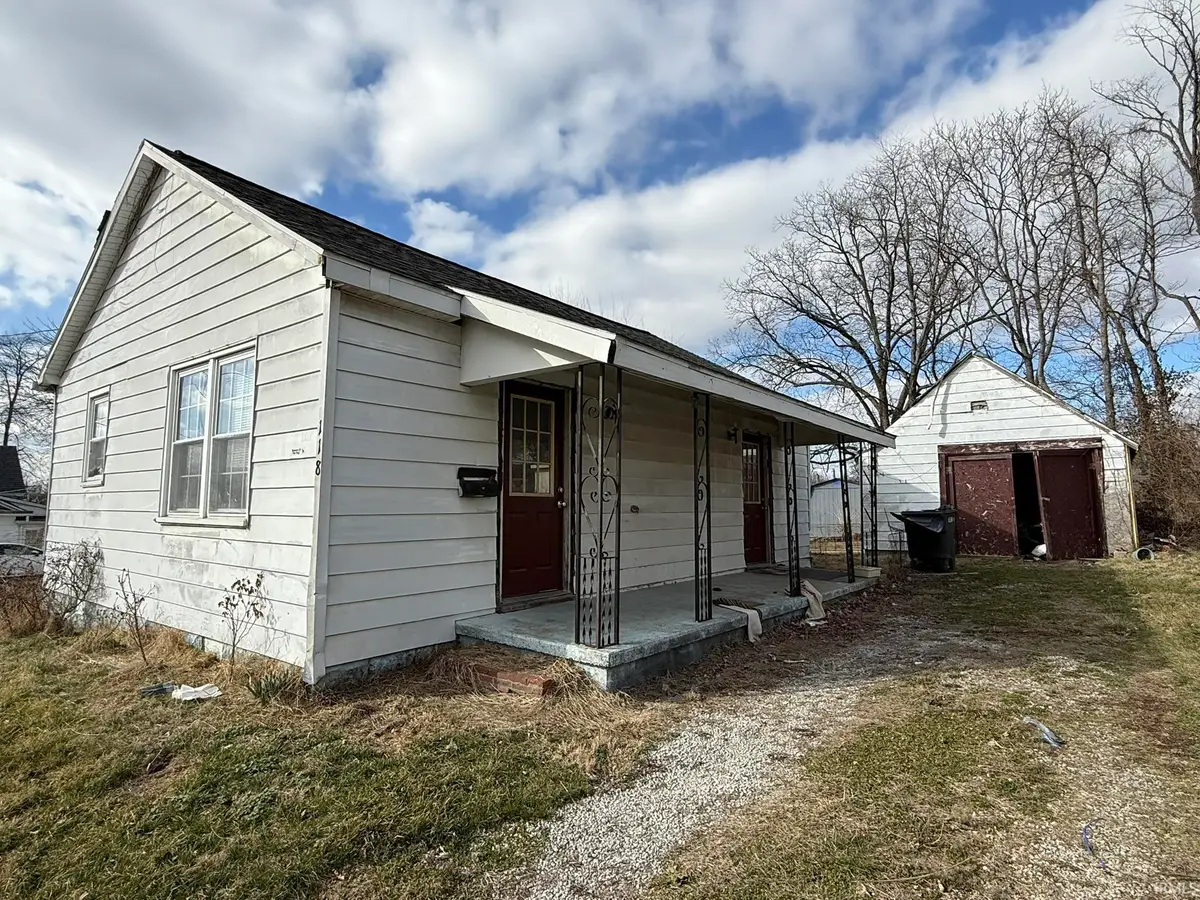 118 E Poplar Street, Boonville, IN 47601 - #1