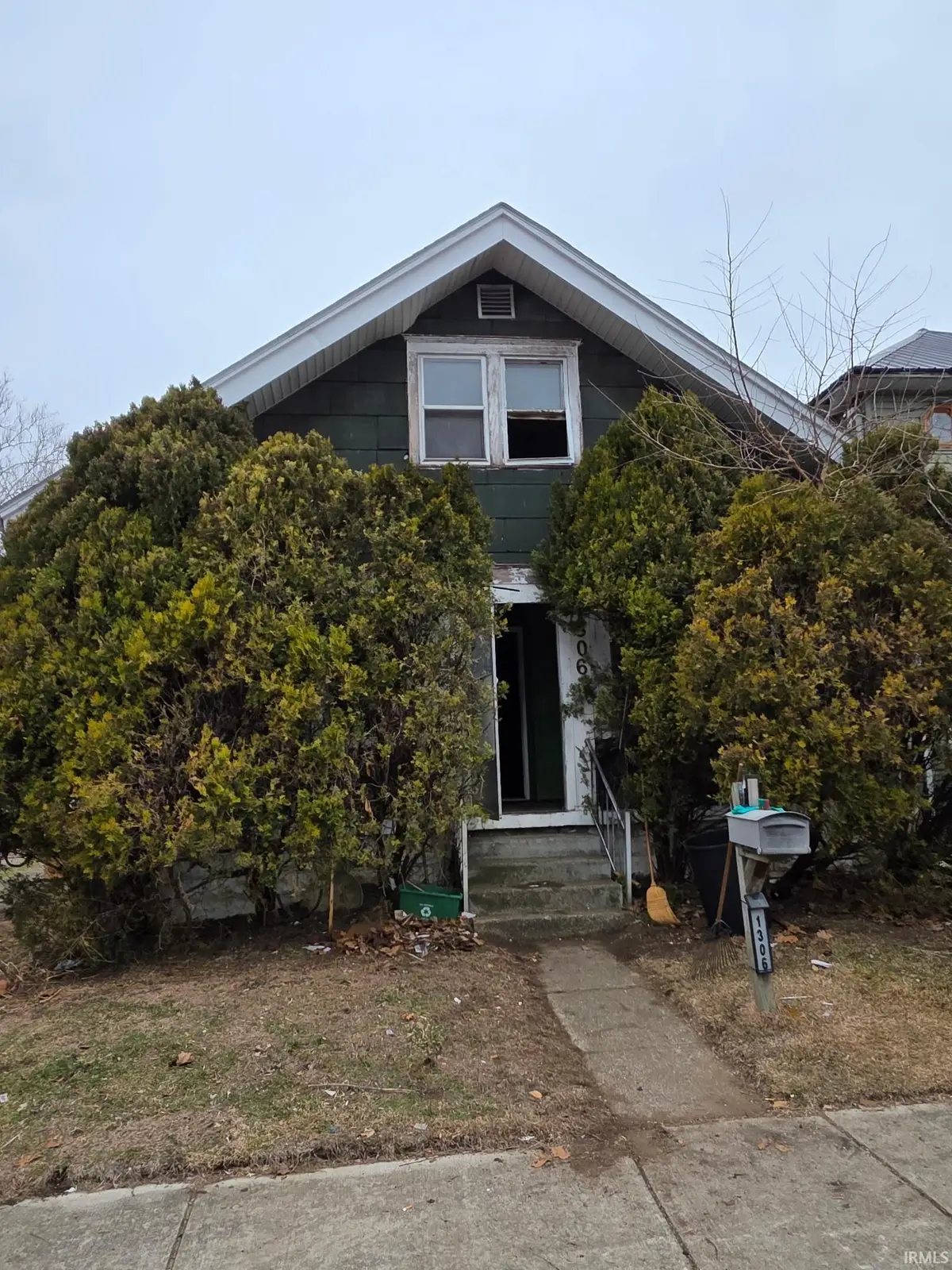 1306 S Shore Drive, Elkhart, IN 46516 - #1