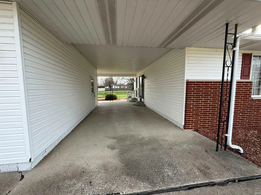 123 E Harvest Lane, Petersburg, IN 47567 - #2