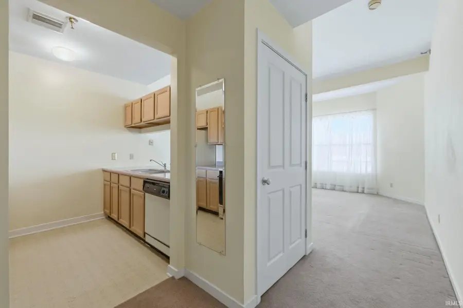 113 W Wayne Street #412, Fort Wayne, IN 46802 - #2