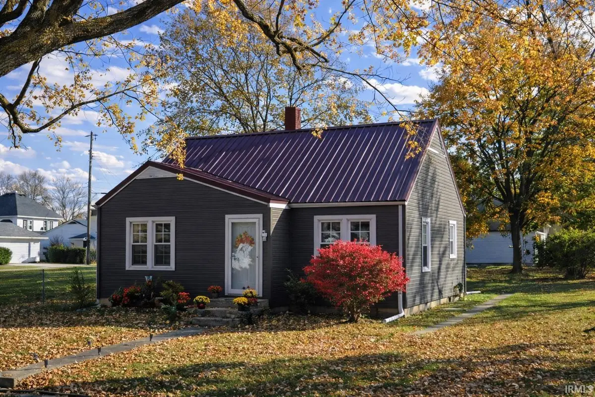 916 N Jefferson Street, Hartford City, IN 47348 - #1