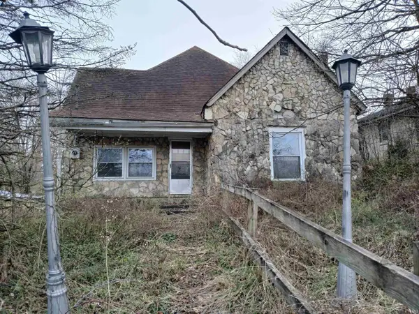 1306 1st St, Bedford, IN 47421