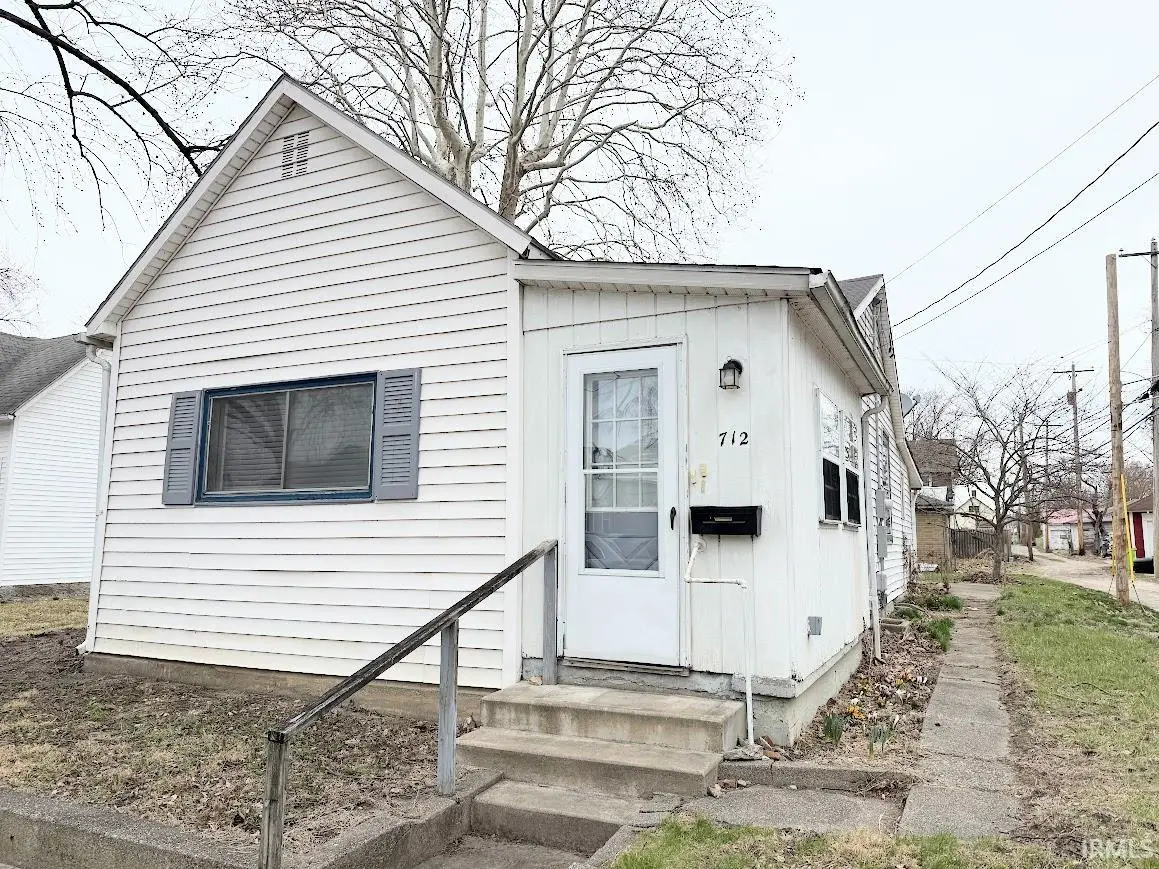 712 N Pearl Street, Logansport, IN 46947 - #1