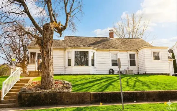 415 E William Street, Washington, IN 47501