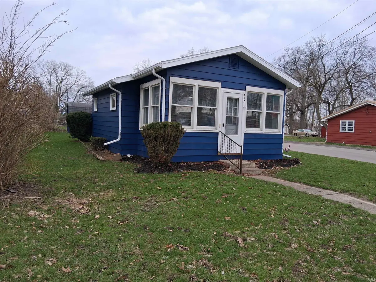 717 N Park Street, Warsaw, IN 46580 - #1