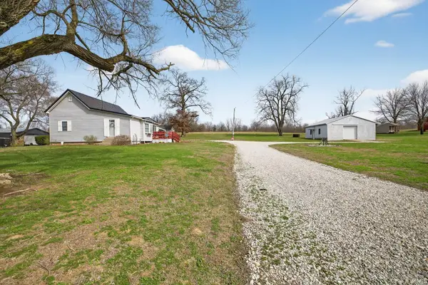 902 N 200 W Road, Washington, IN 47501