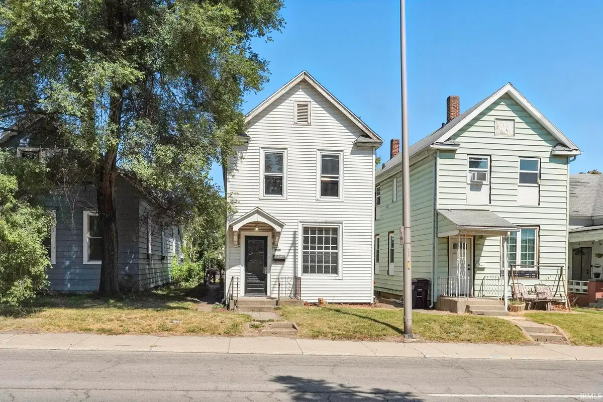 2109 Maumee Avenue, Fort Wayne, IN 46803 - #1