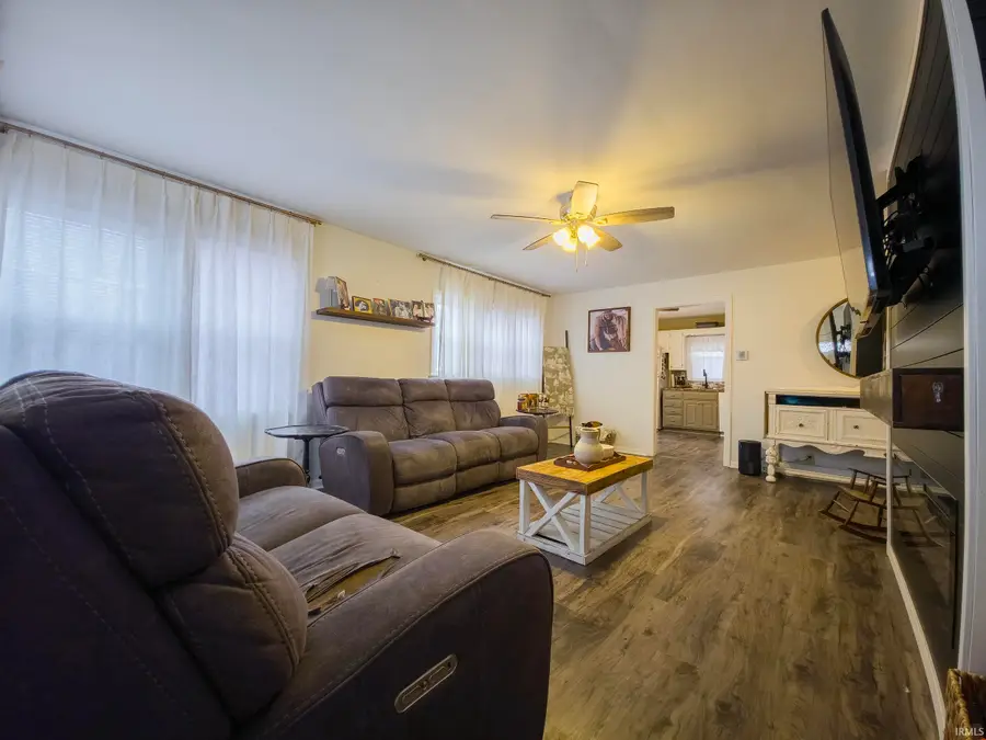 118 E 12th Street, Mount Carmel, IL 62863 - #2