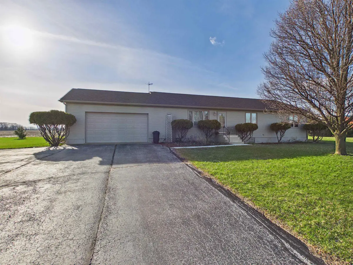 5766 N 200 West Road, Huntington, IN 46750 - #1