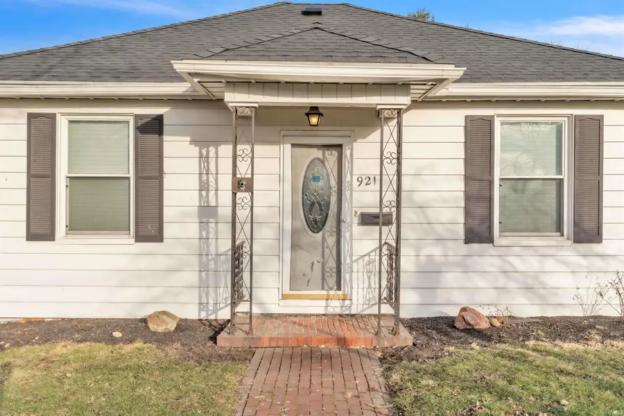 921 S Main Street, Kendallville, IN 46755 - #3