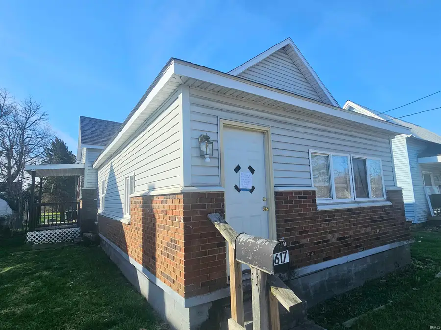 617 W Memorial Drive, Muncie, IN 47302 - #3