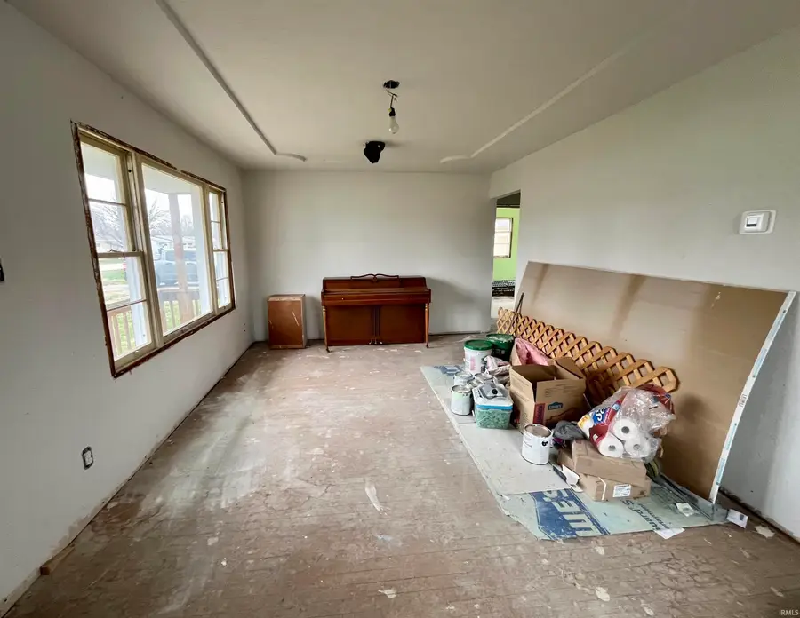 427 E South E Street, Gas City, IN 46933 - #3