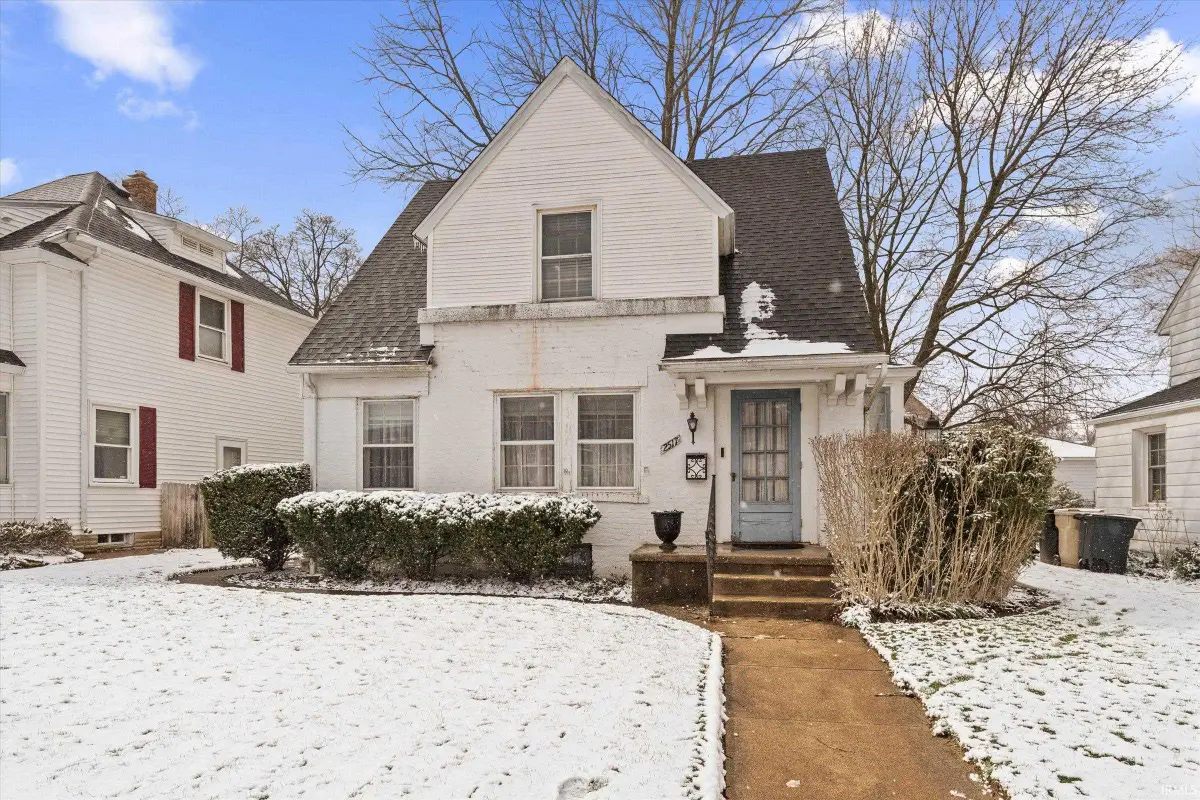 2517 Erskine Boulevard, South Bend, IN 46614 - #1