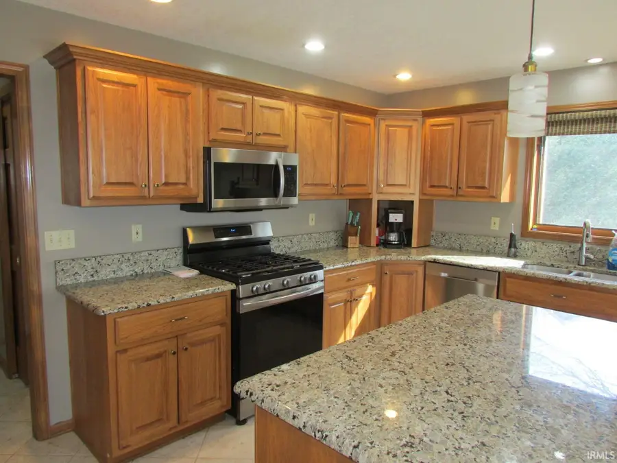 1401 Sanders Drive, Auburn, IN 46706 - #2