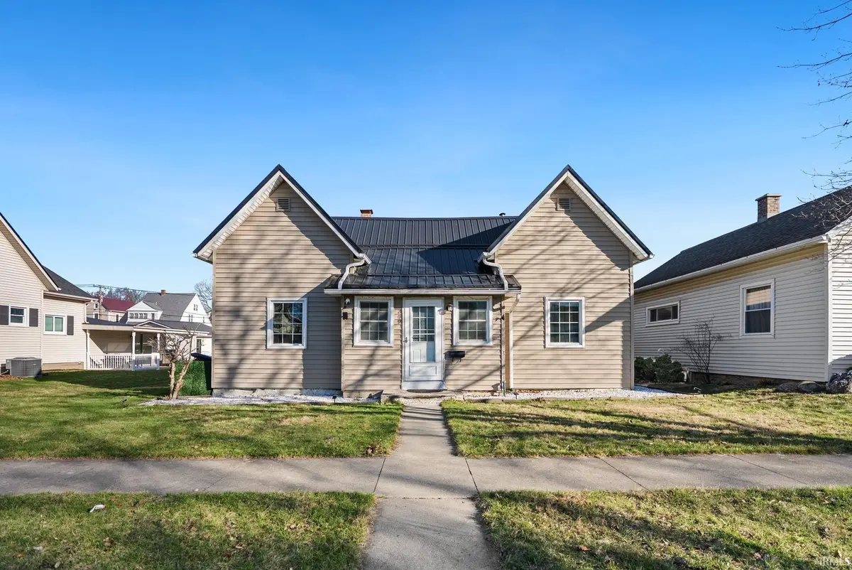 209 E Ohio Street, Bluffton, IN 46714 - #1