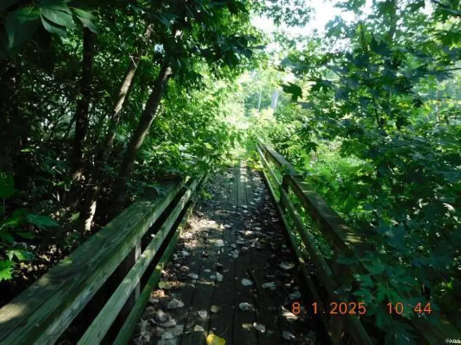 1403 E Elm Lane, Marion, IN 46952 - #3