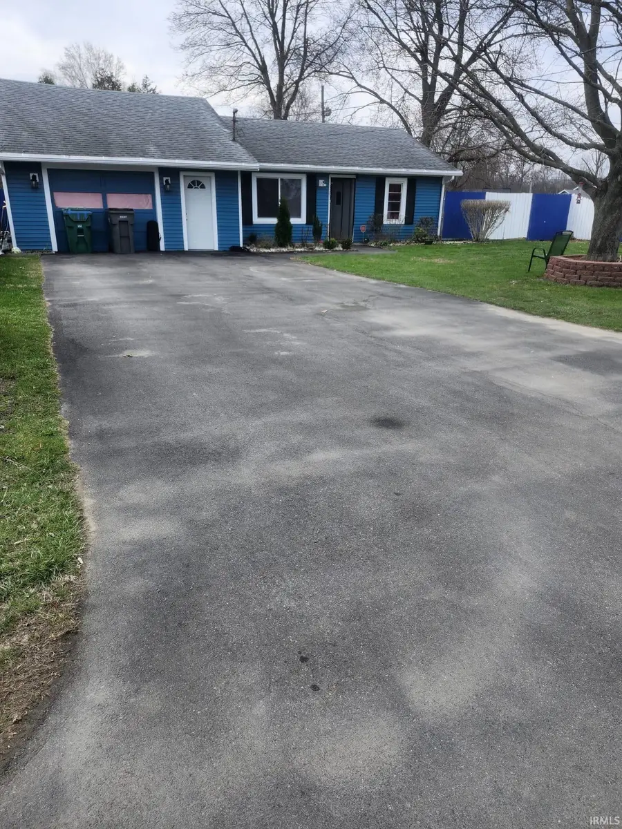 1203 W Mishawaka Road, Elkhart, IN 46517 - #2