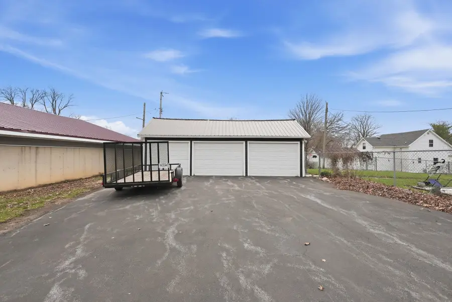 109 S Gonser Avenue, Ashley, IN 46705 - #3