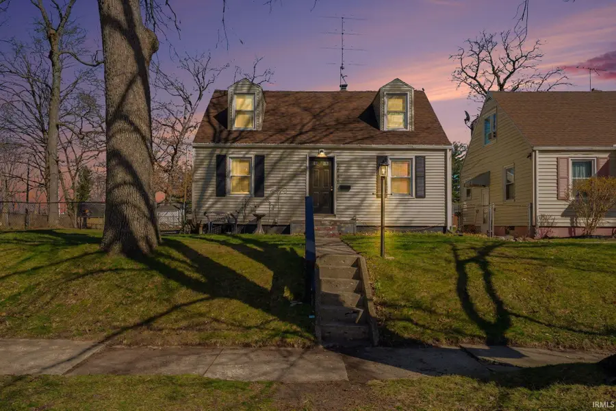 2246 Beverly Place, South Bend, IN 46616 - #3