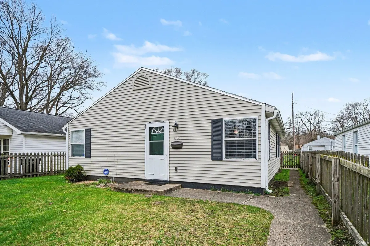 834 W Bryan Street, South Bend, IN 46616 - #1