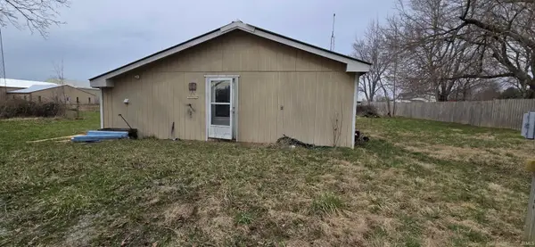 180 W Garfield Street, Laketon, IN 46943