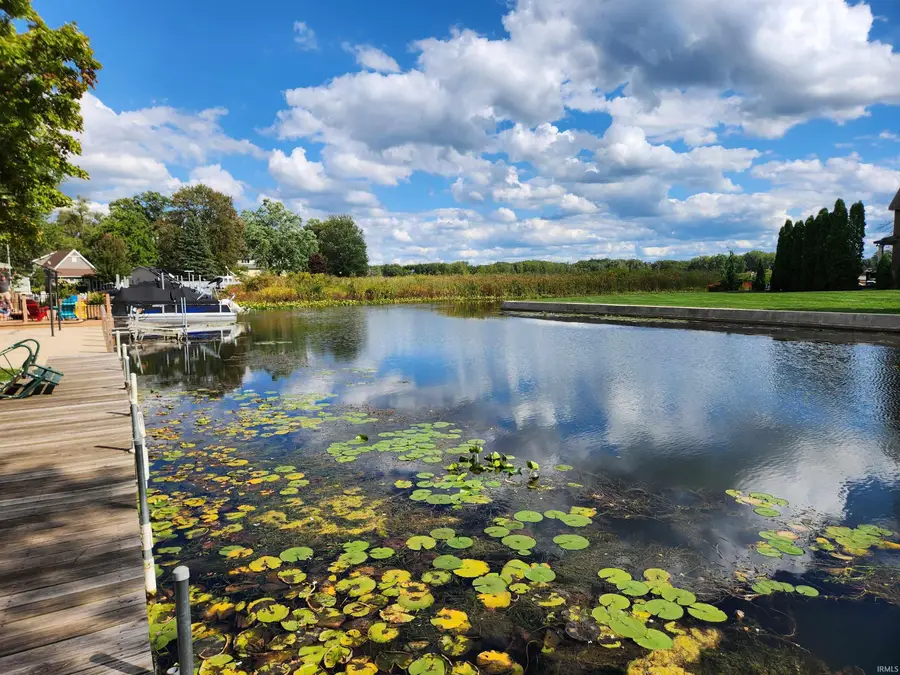 407 E Cable Ln, Syracuse, IN 46567 - #2