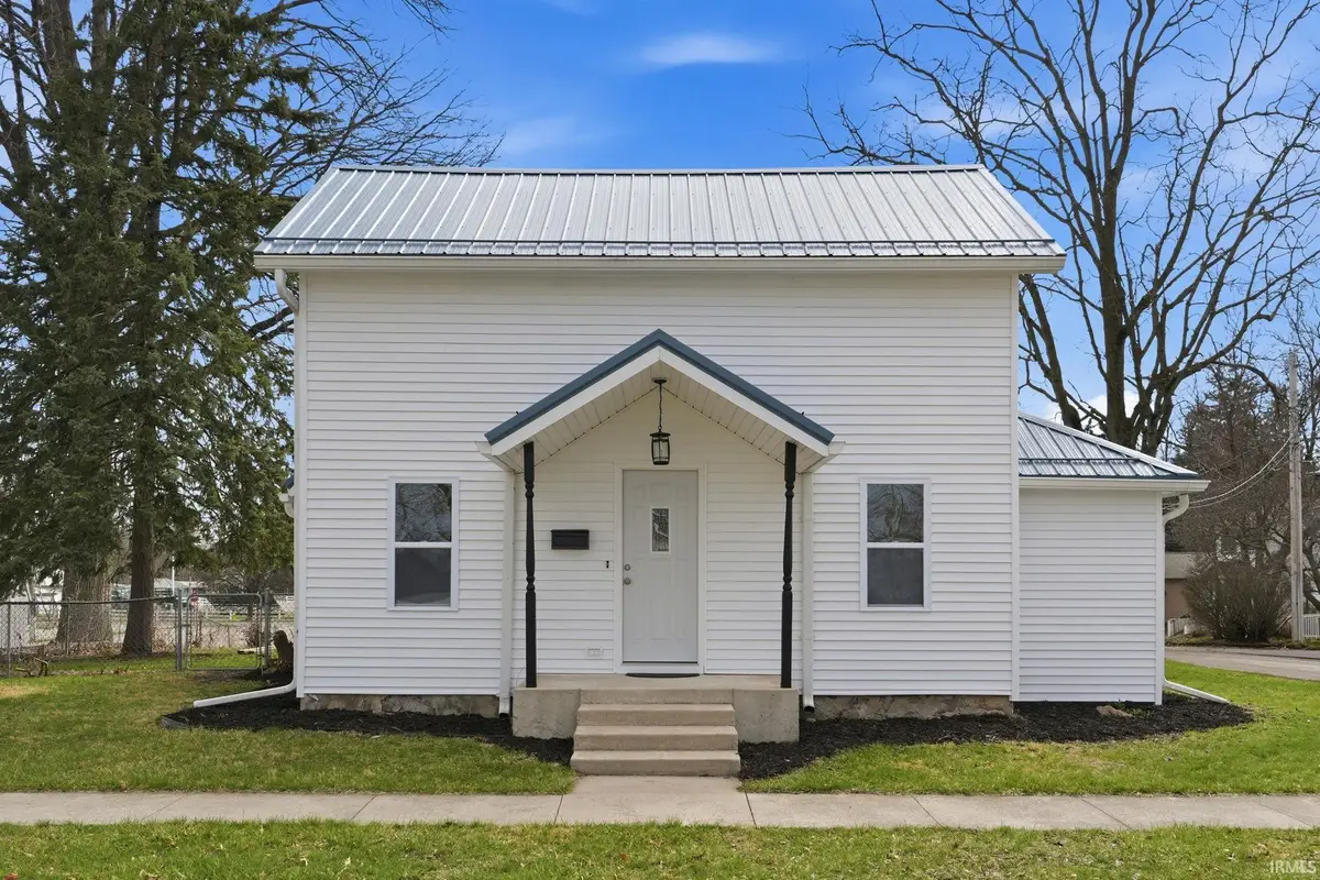 906 S Cedar Street, Auburn, IN 46706 - #1