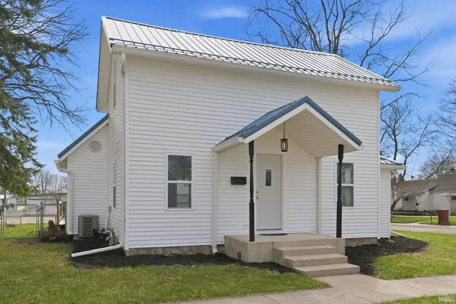 906 S Cedar Street, Auburn, IN 46706 - #2