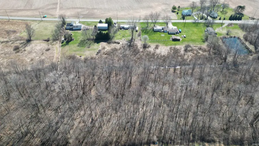 3942 E Armstrong Road, Leesburg, IN 46538 - #2