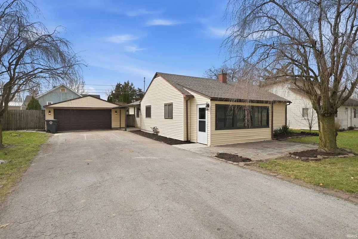 3311 S Cedar Crest Circle, Fort Wayne, IN 46809 - #1