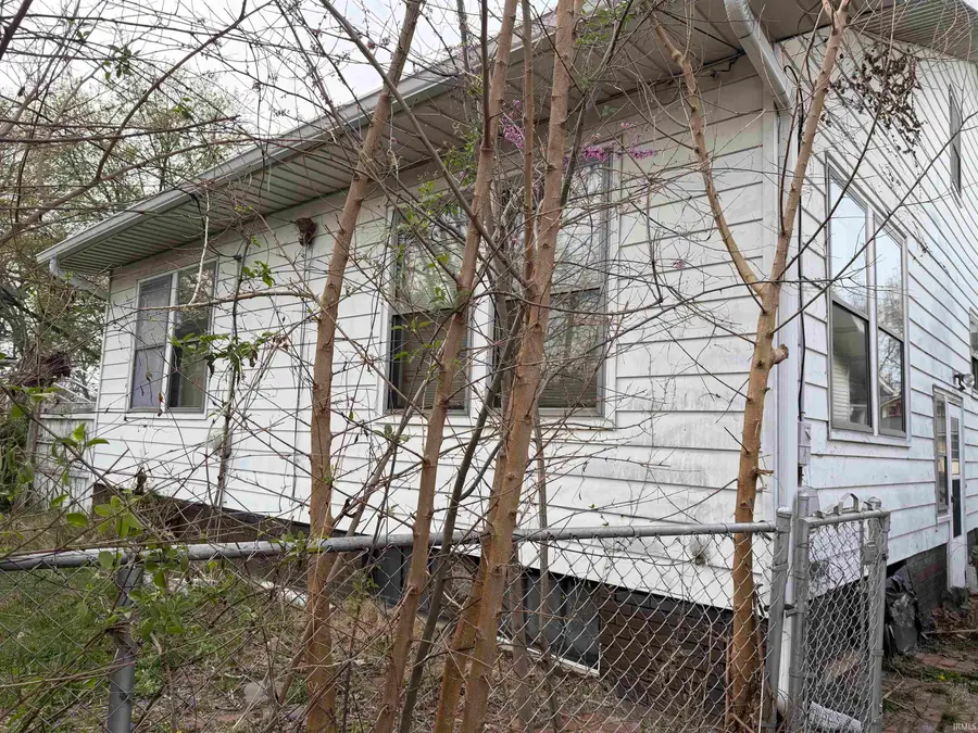 1013 E Chandler Avenue, Evansville, IN 47714 - #2