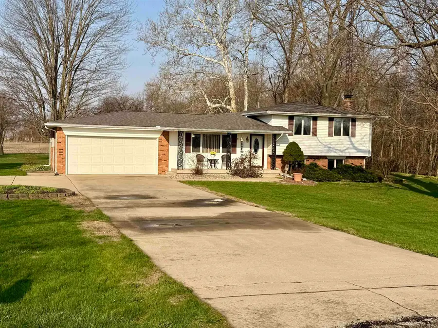 10878 S Elm Street, Bunker Hill, IN 46914 - #2