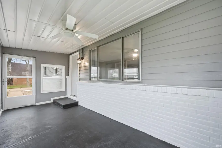 9109 W Sutherland Avenue, Yorktown, IN 47396 - #3