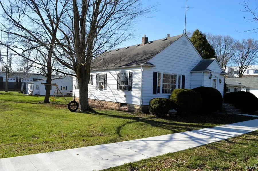 913 S 10th Street, Goshen, IN 46526 - #2