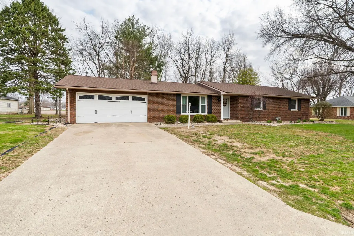 1448 N Lakeview Drive, Frankfort, IN 46041 - #1
