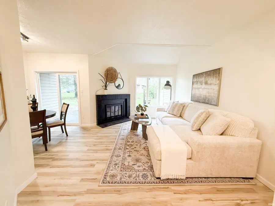 4 Boulder Court, Nappanee, IN 46550 - #3