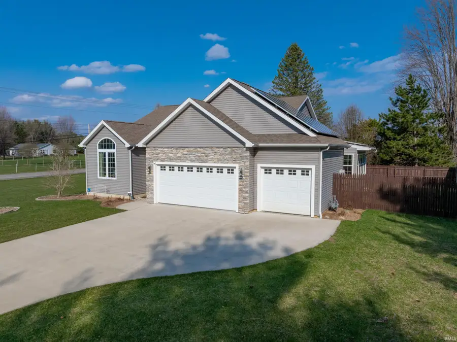 2206 S Old Ditch Road, Warsaw, IN 46580 - #3