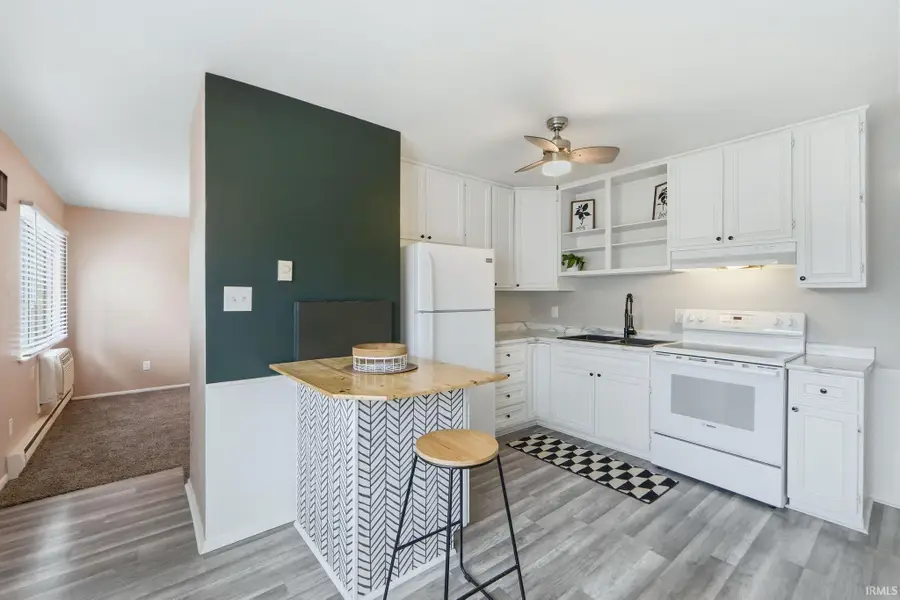 3008 Fairoak Drive, Fort Wayne, IN 46809 - #3