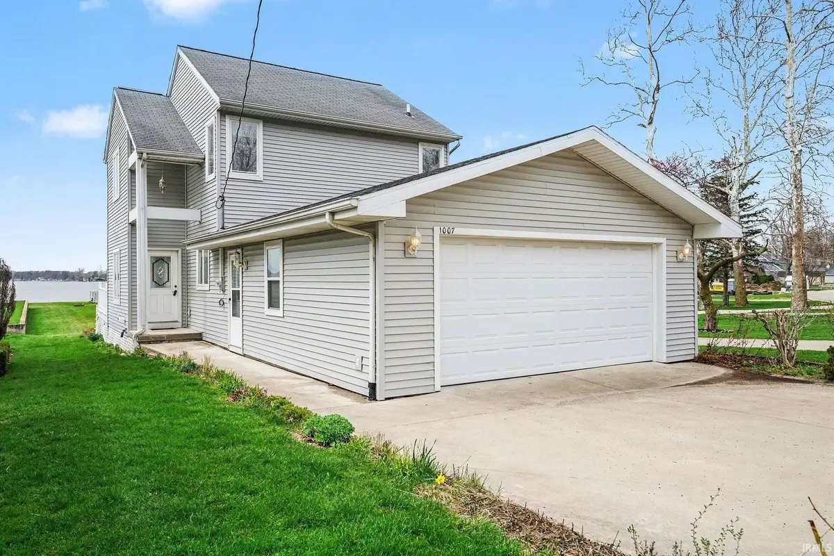 1007 Chapman Lake Drive, Warsaw, IN 46582 - #1