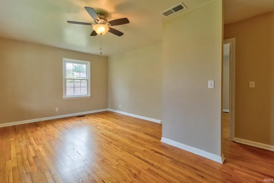 509 E Jefferson Avenue, Chandler, IN 47610 - #3